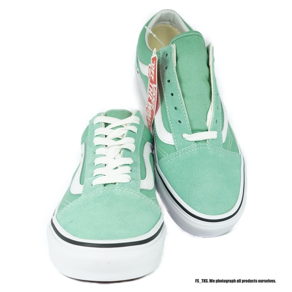 VANS OLD SKOOL WOMEN'S LOW TOP SNEAKERS - Picture 2 of 6